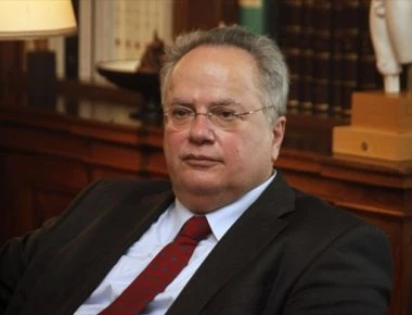 «Λάδι» στη φωτιά της ελληνο-ρωσικής διπλωματικής κρίσης ρίχνει ο Νίκος Κοτζιάς: «Υπεροπτική η Ρωσία»